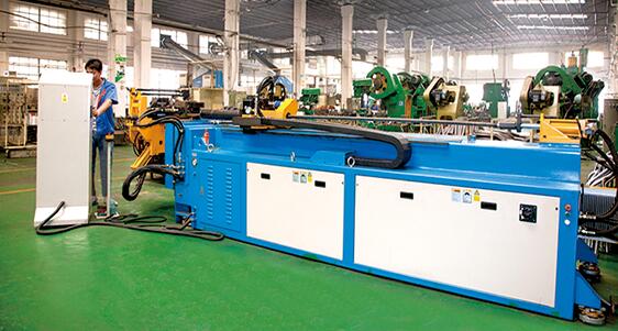 High-precision large-scale CNC bending machine